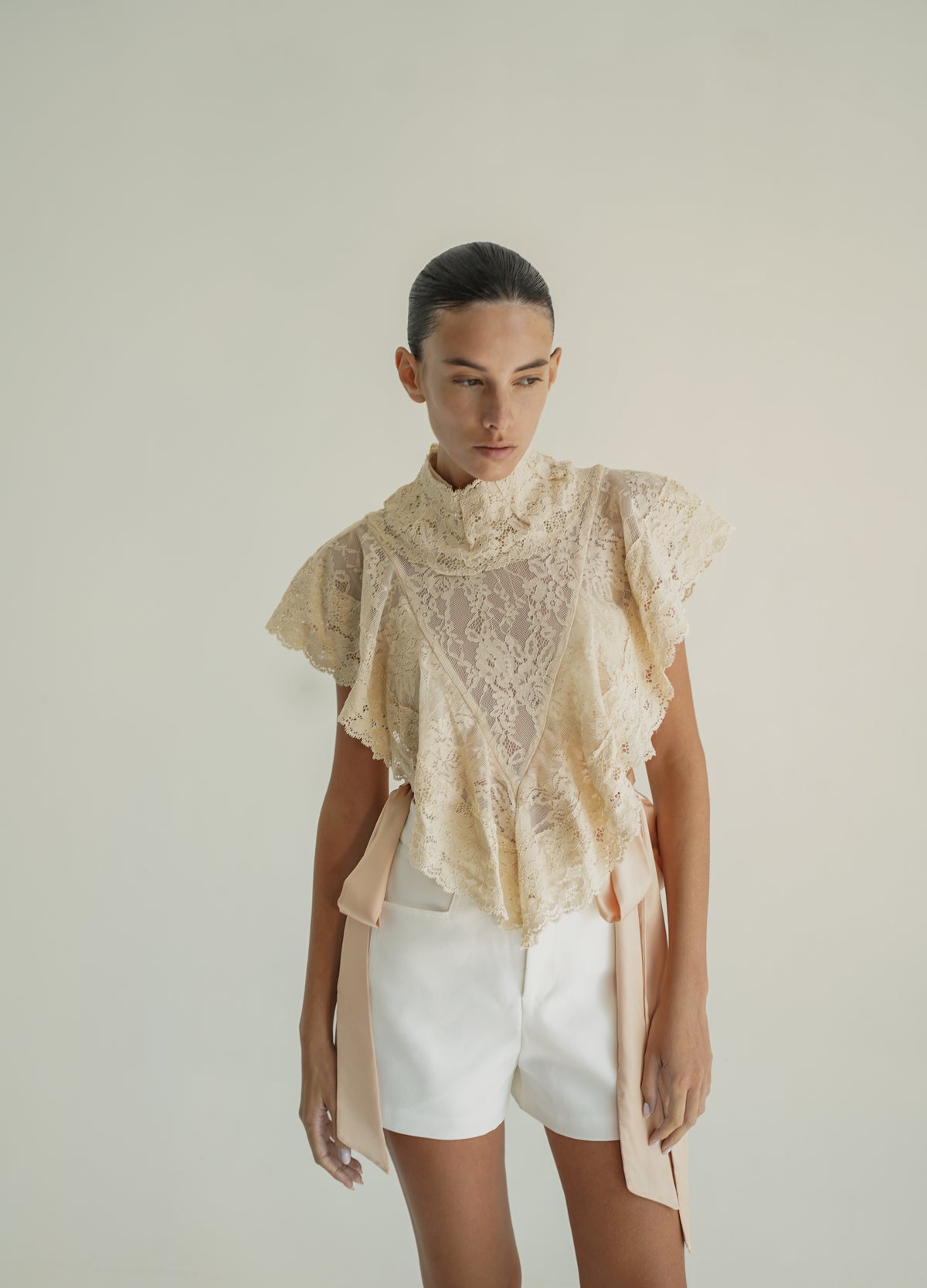 The romance lace top Beige