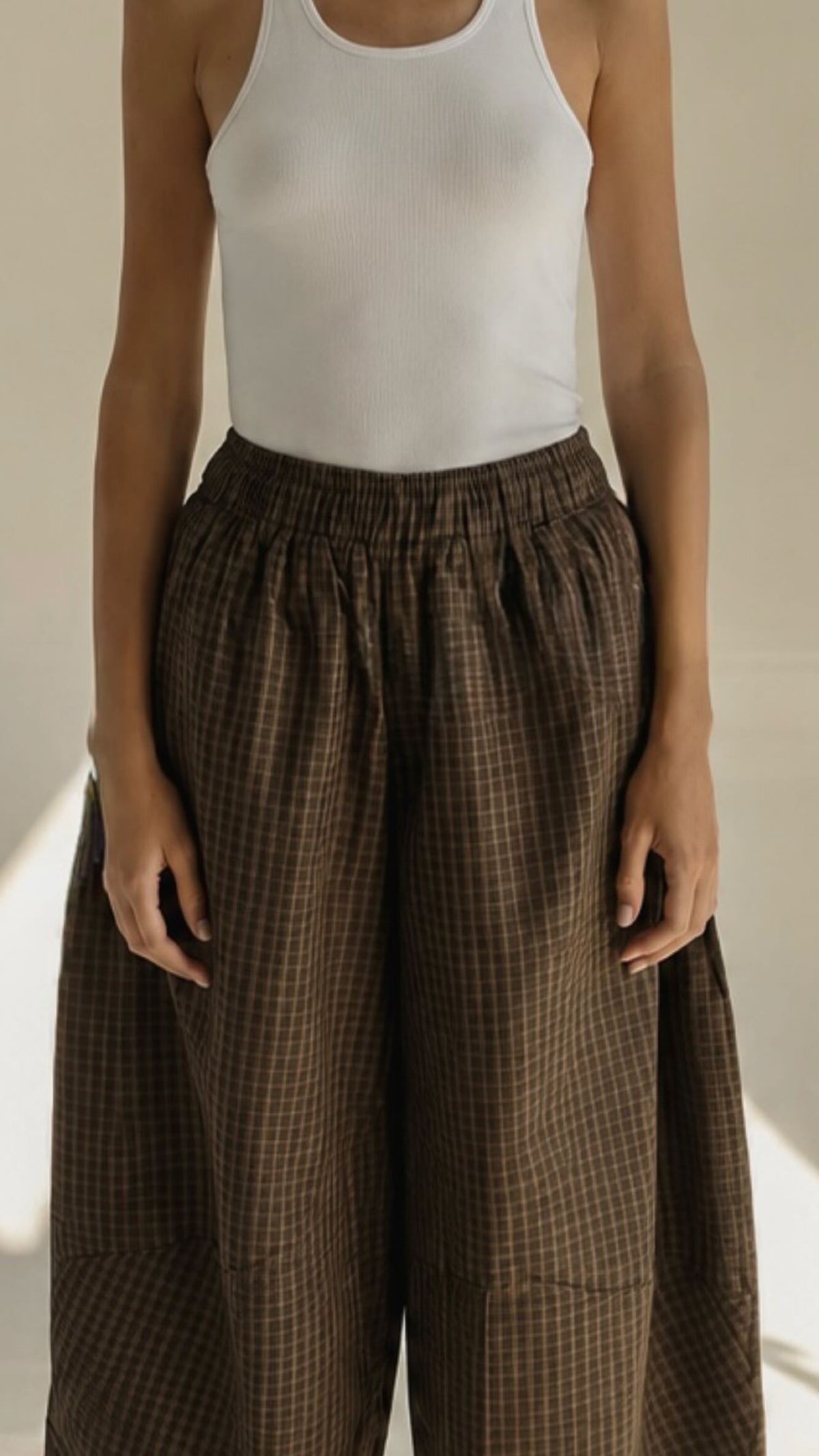 Checked balloon pants brown