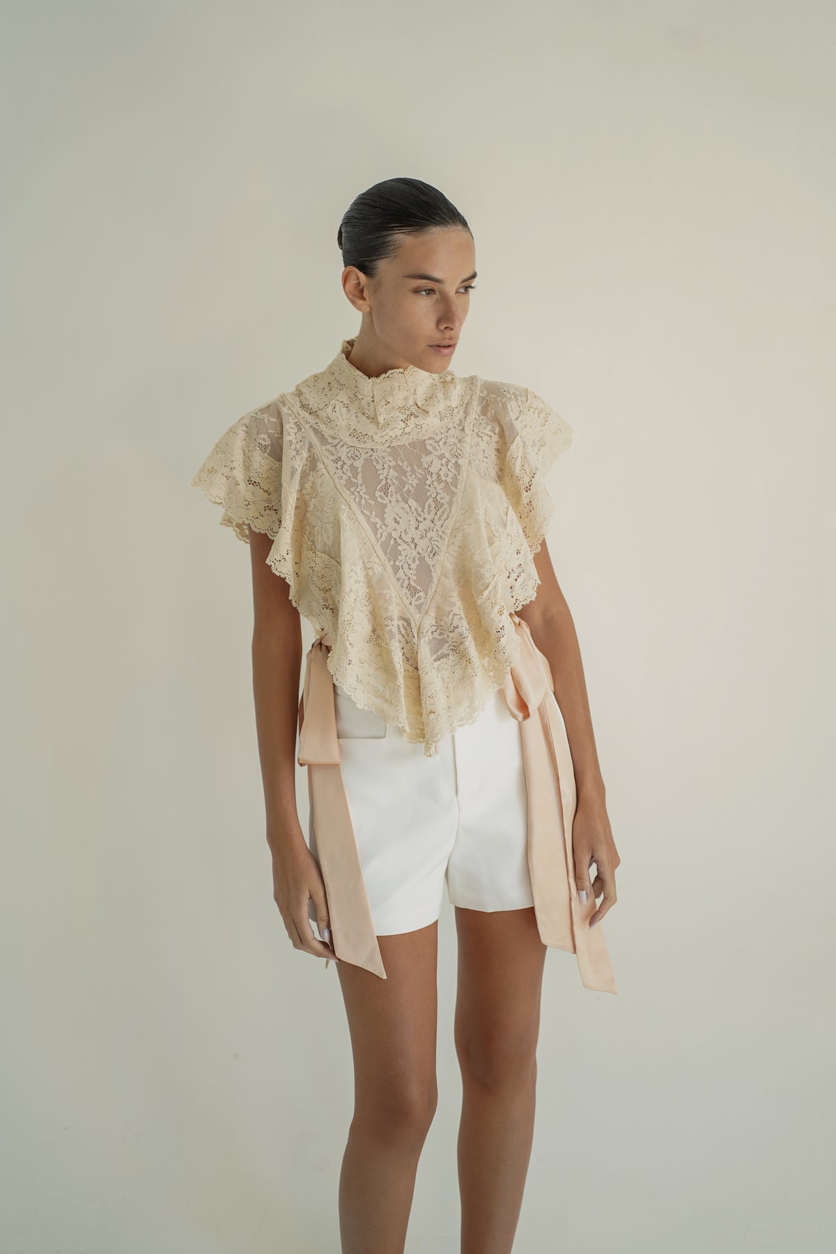 Tailored short white